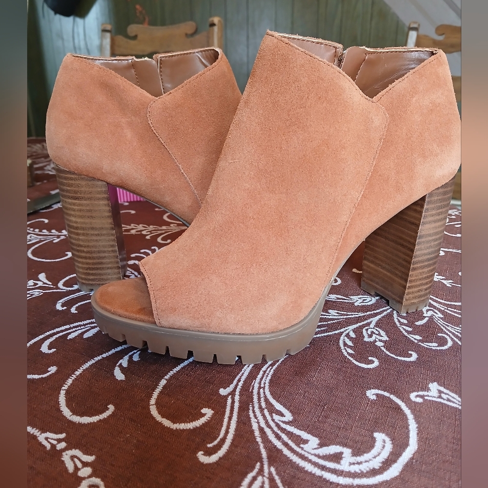 Vince Camuto Leather Tan Heeled Peep-Toe Boots